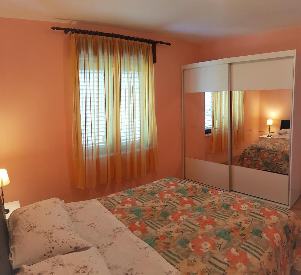 Apartments Aurora Kaštela Esterno foto