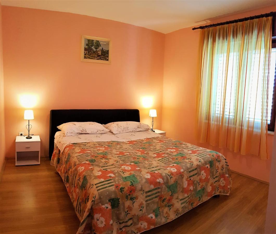 Apartments Aurora Kaštela Esterno foto